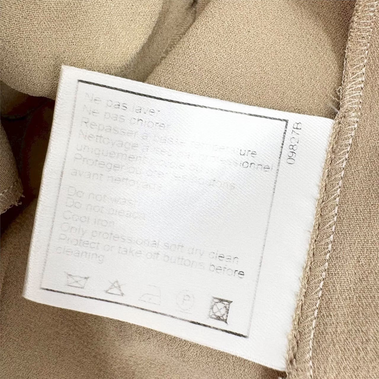 【668-5 】SRC-50/CHANEL トップス 2000年代ビンテージ P15059V08453 00C/34/レディース