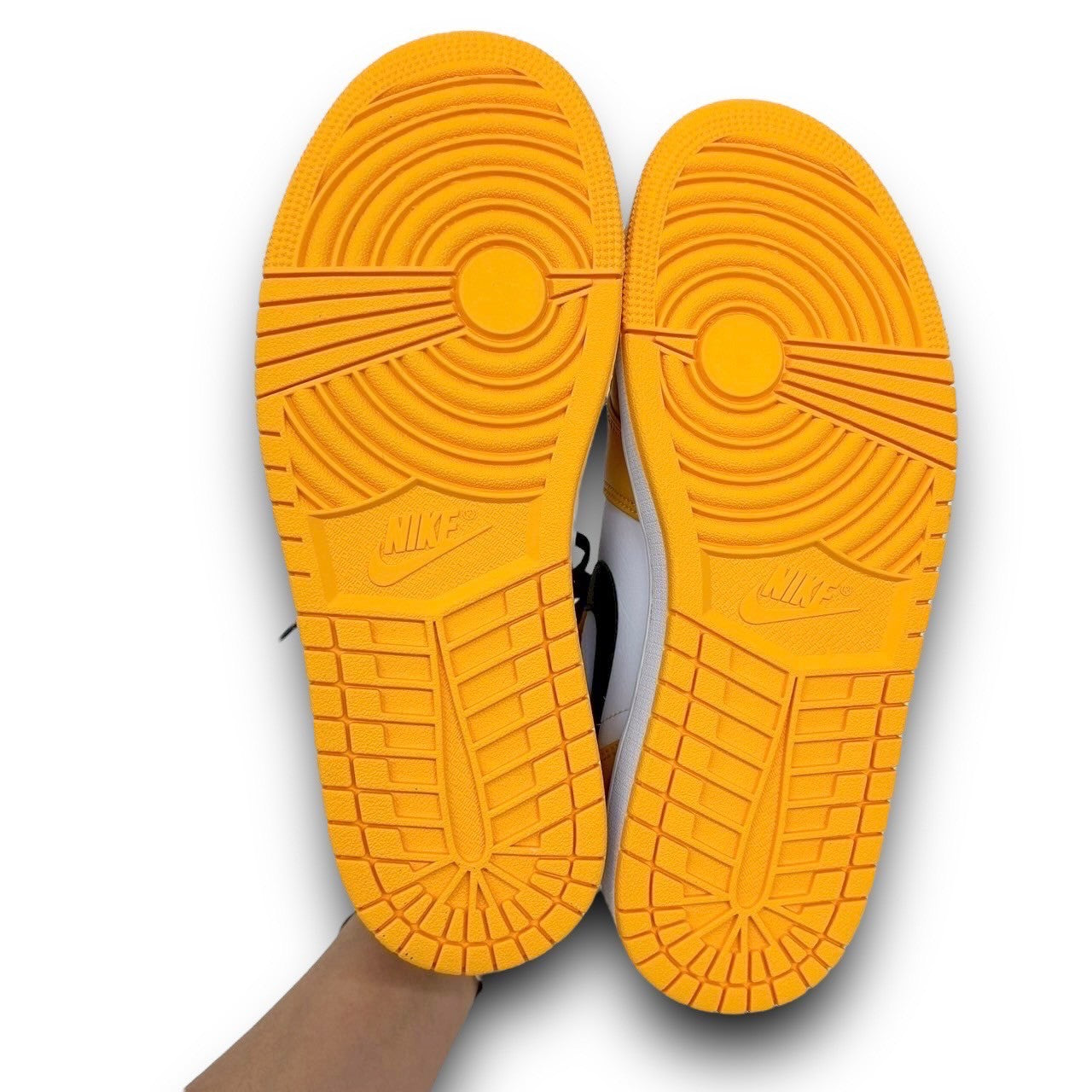 【747-4】NIKE スニーカー/554724-701/26/付属品:箱