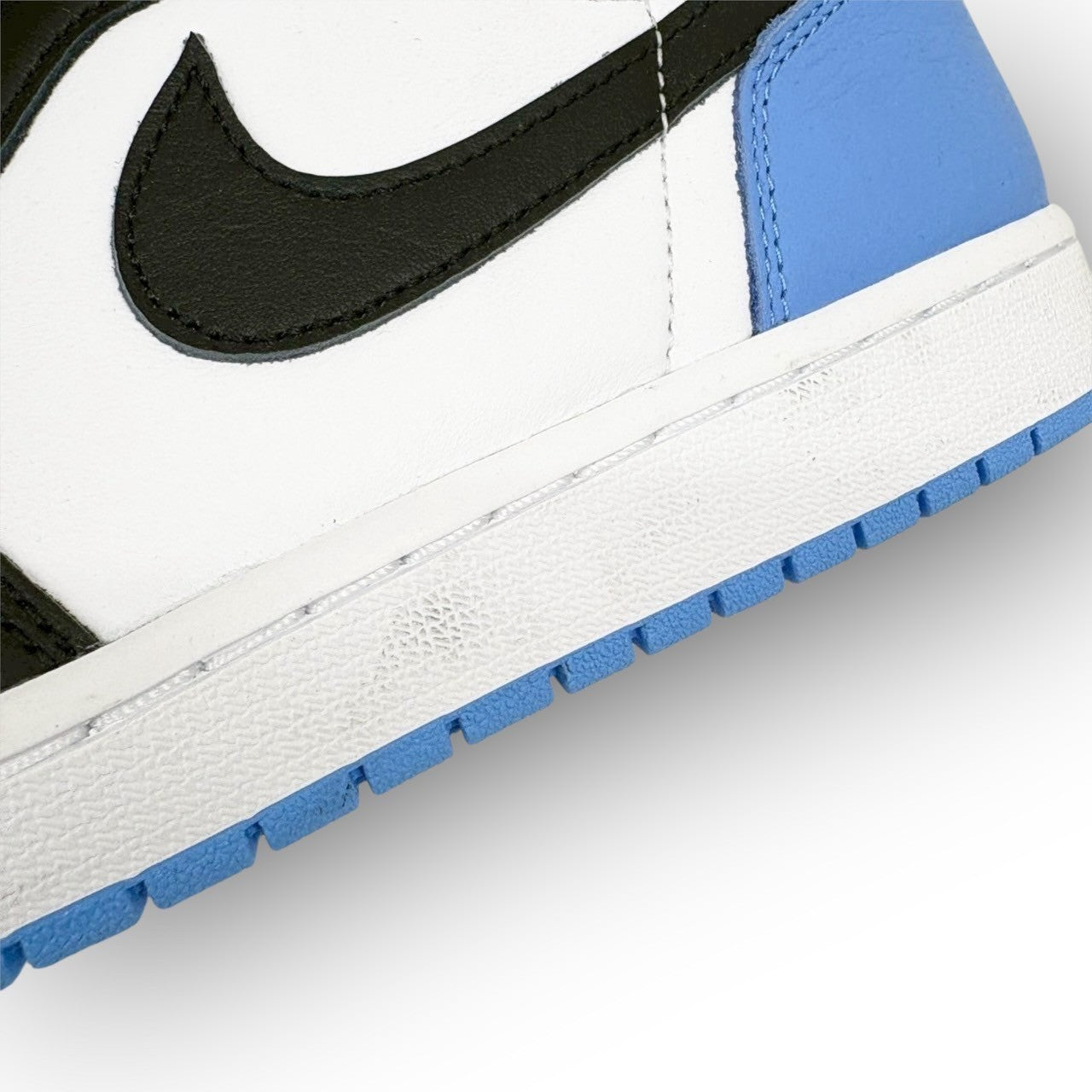 【748-7】NIKE スニーカー/DM7708-100/27.5/付属品:箱/紐
