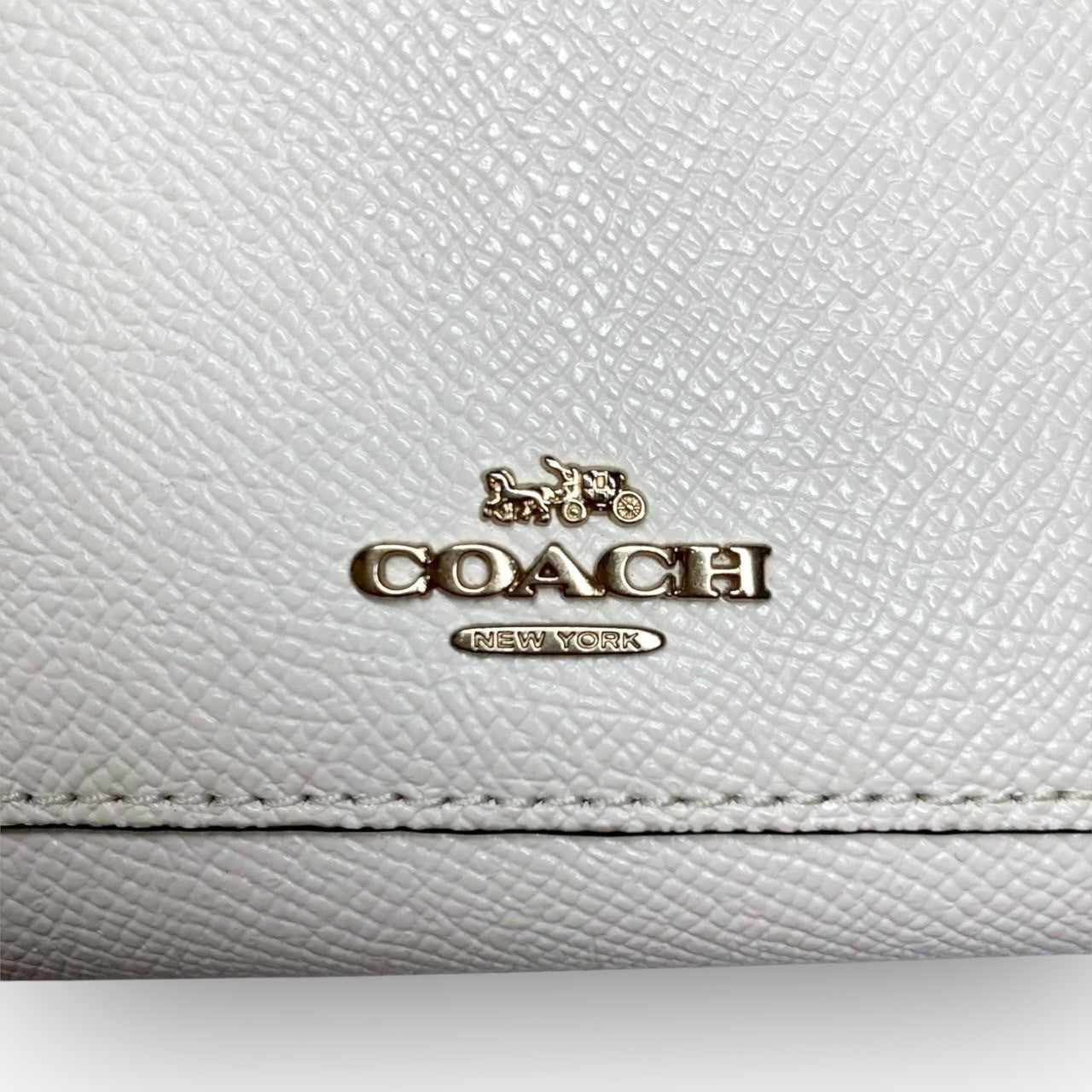 22 COACH コーチ 長財布 ラウンドファスナー ホワイト系