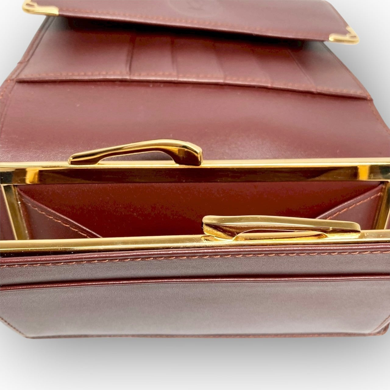 29 Cartier カルティエ 三つ折り財布 レッド