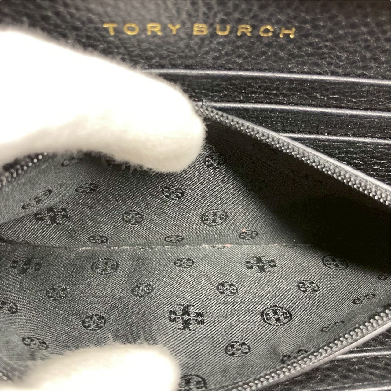34 TORY BURCH トリーバーチ 長財布 ラウンドファスナー ブラック