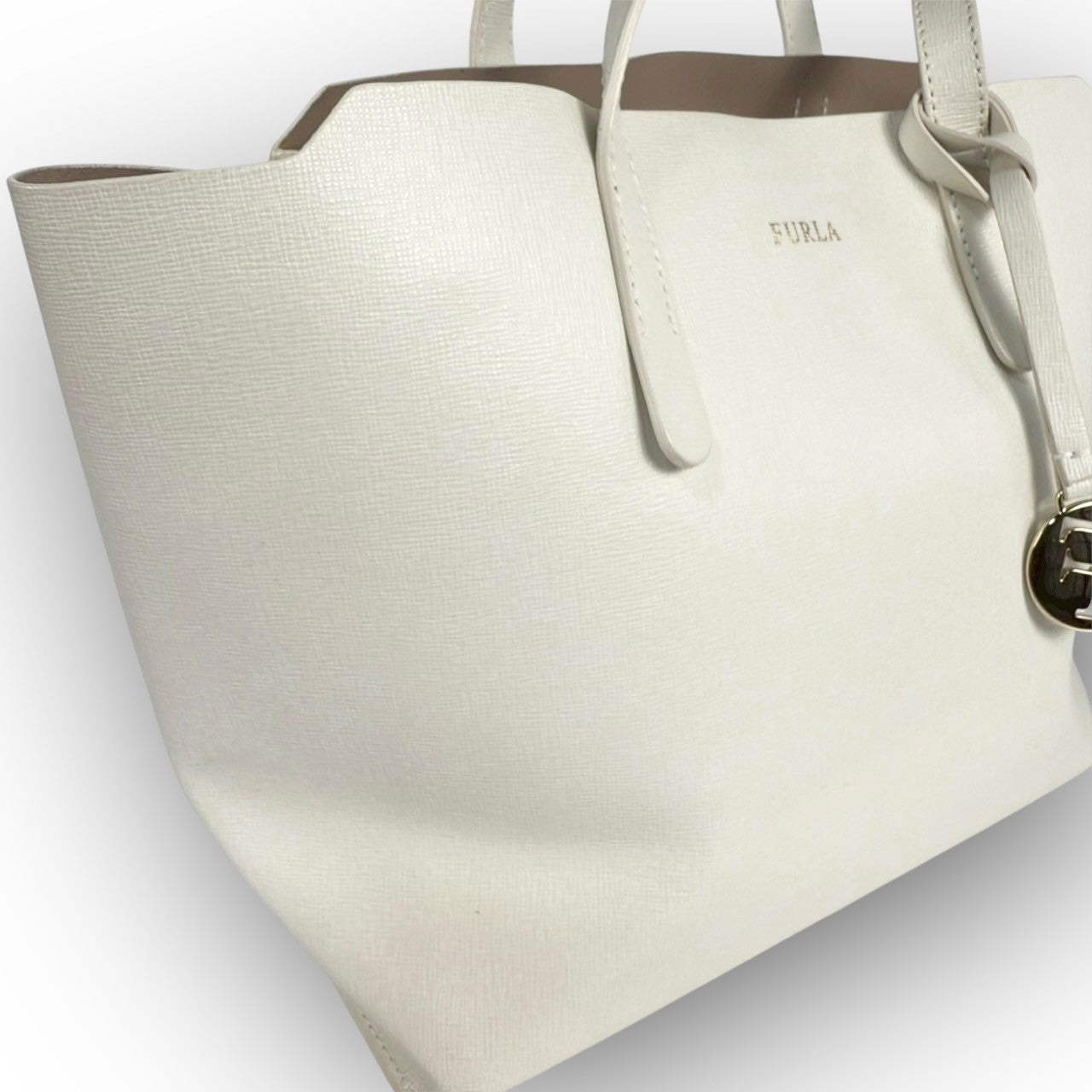 60 FURLA フルラ ハンドバッグ ホワイト 保存袋付き