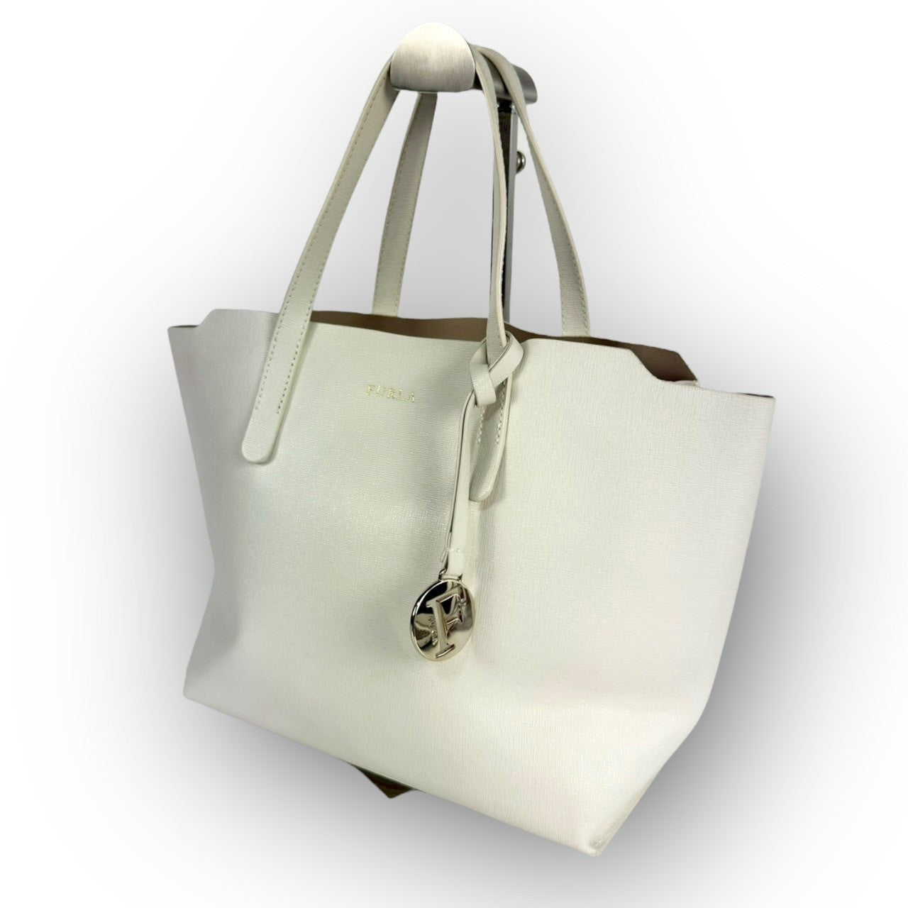 60 FURLA フルラ ハンドバッグ ホワイト 保存袋付き