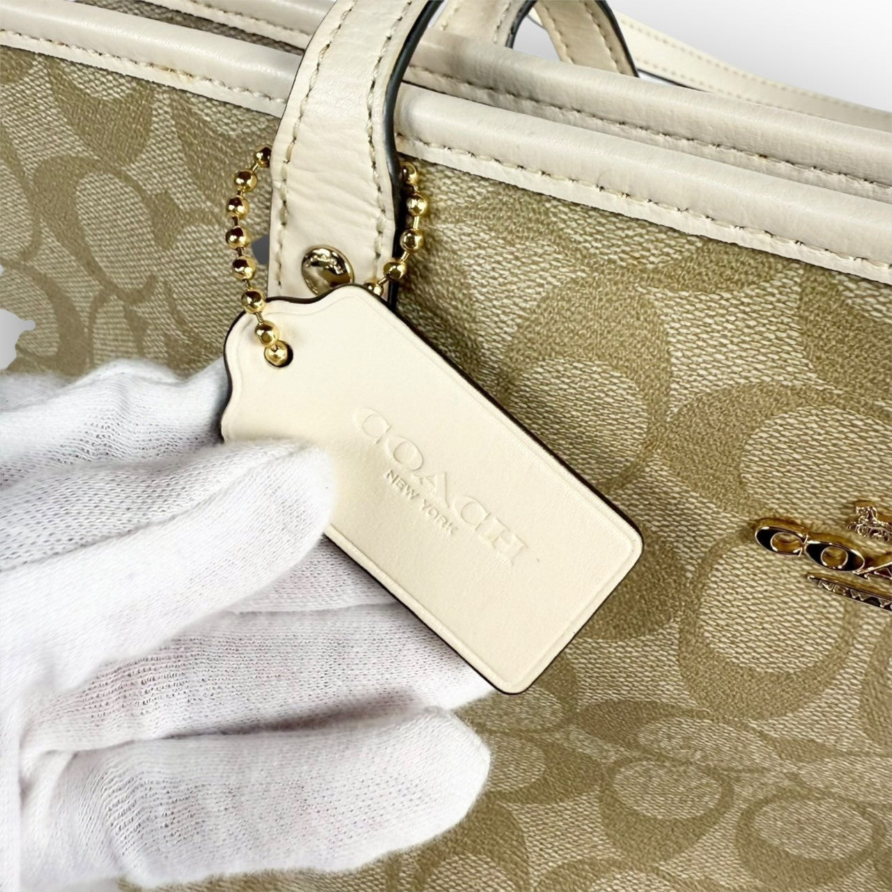 65 COACH コーチ トートバッグ シグネチャー ベージュ×ホワイト