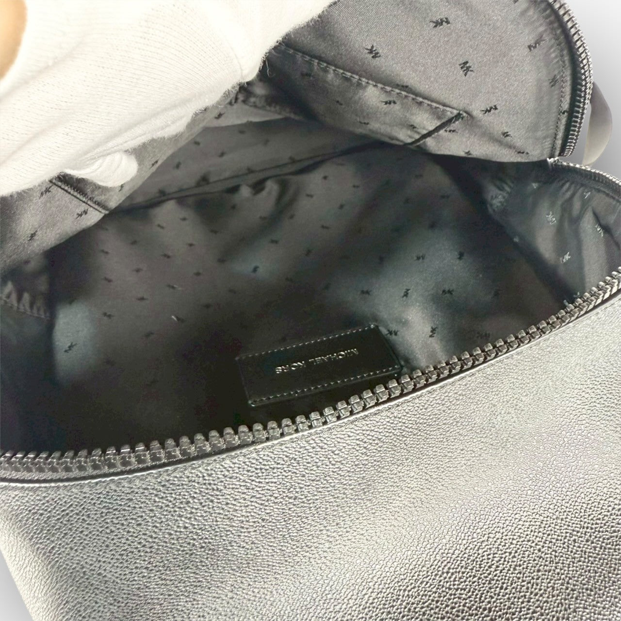 95 MICHAEL KORS マイケルコース リュック ブラック×レッド