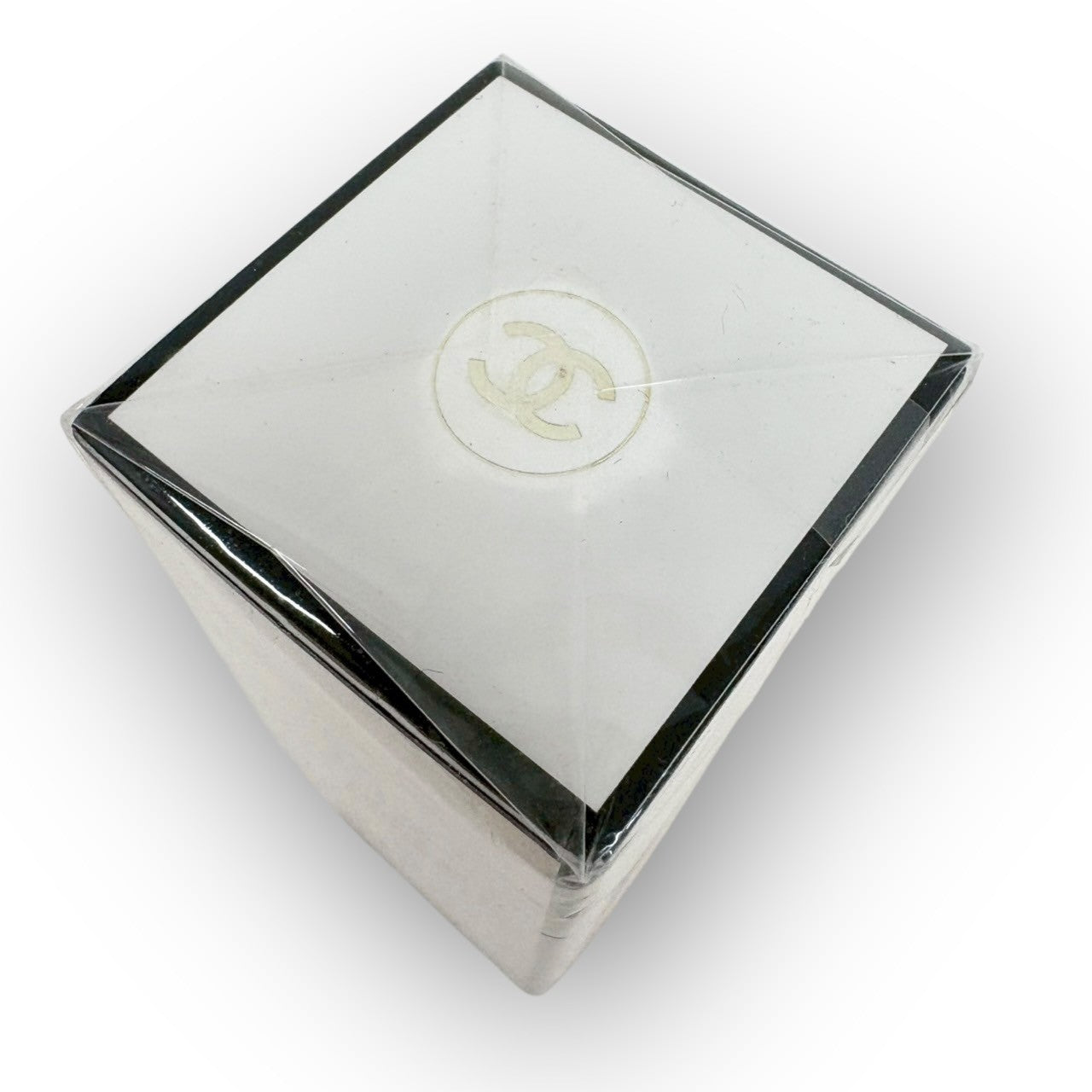 12 CHANEL No.19 EAU DE TOILETTE 50ml
