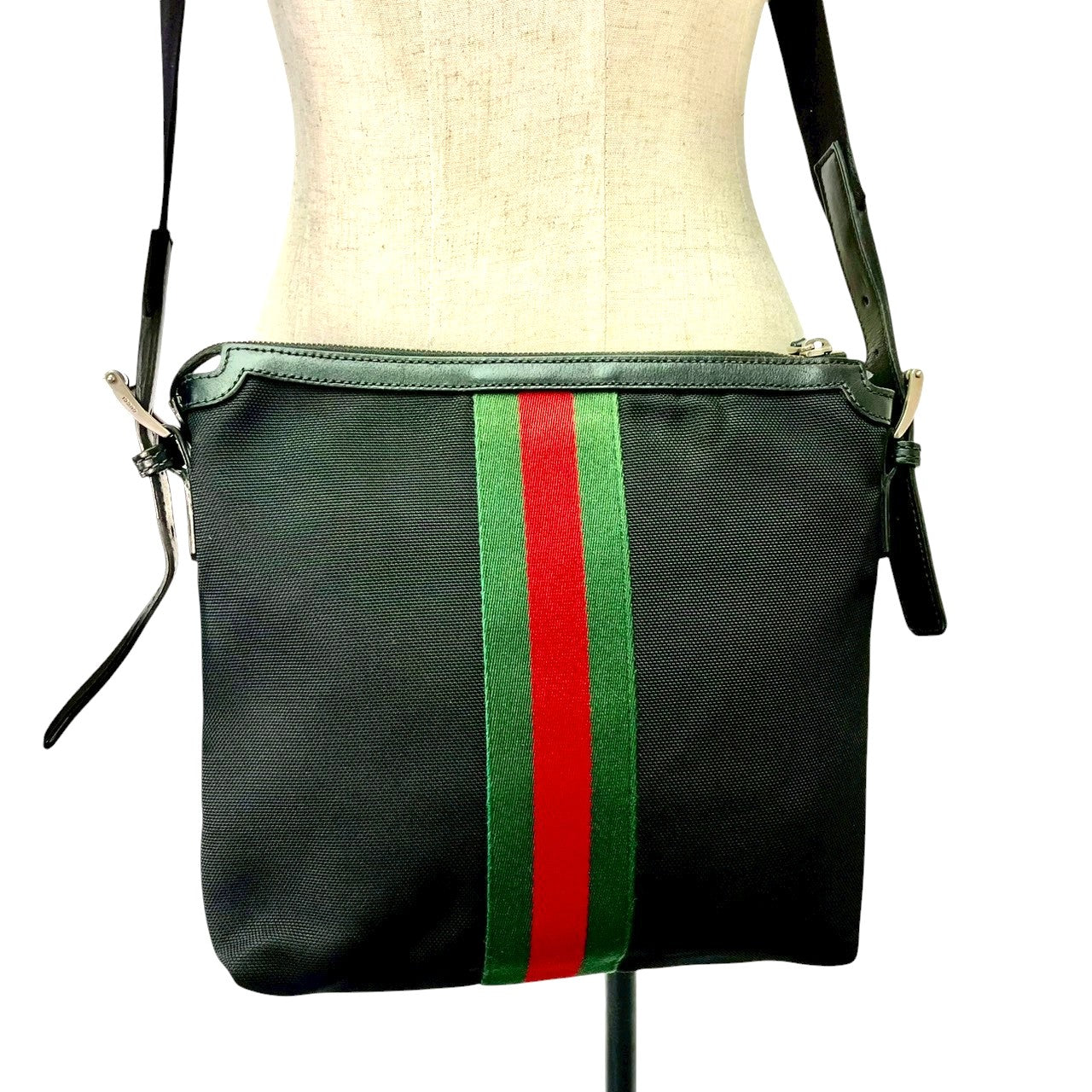 RC2601-701 GUCCI シェリーライン ショルダーバッグ ブラック