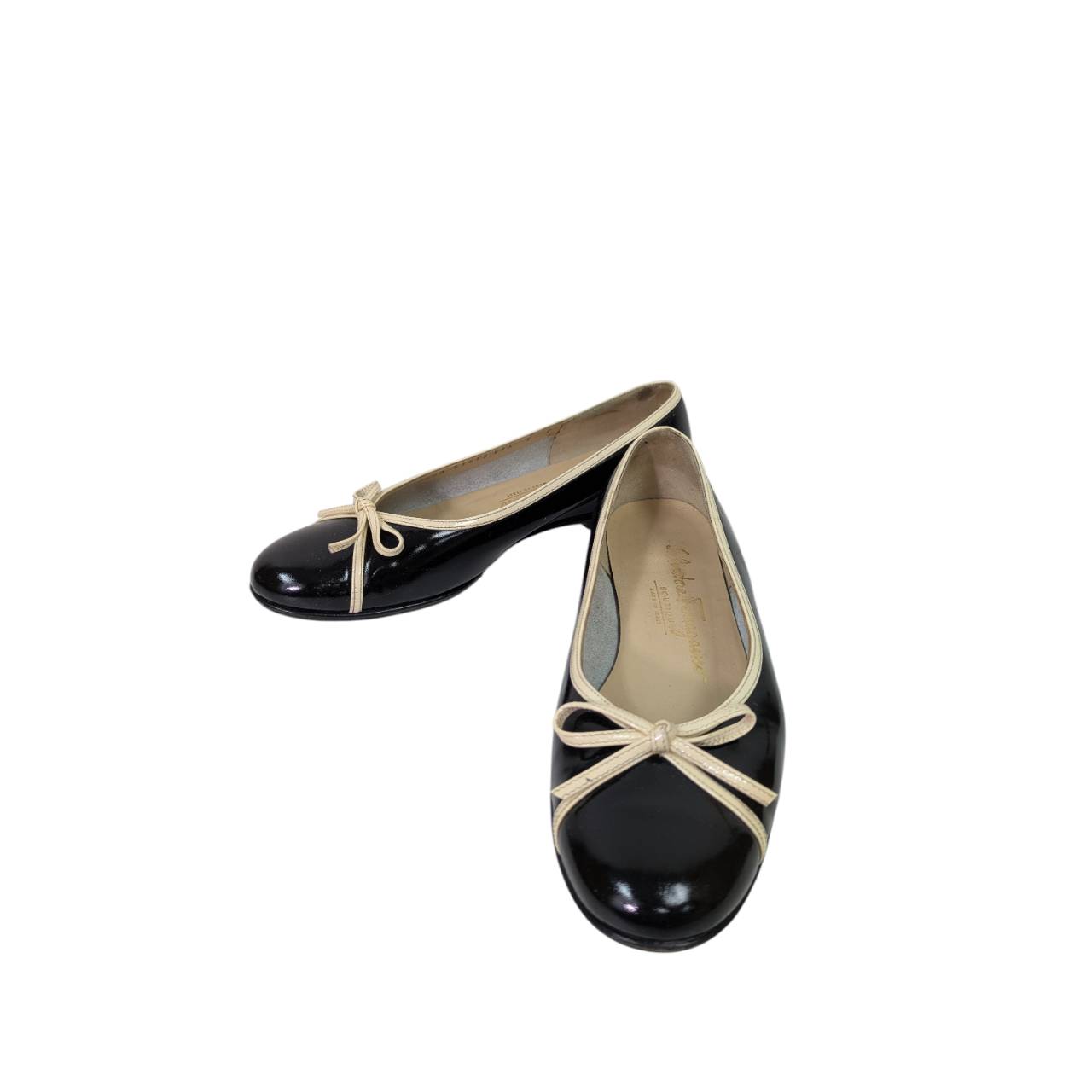 RC2601-306 Salvatore Ferragamo パンプス バイカラー 5