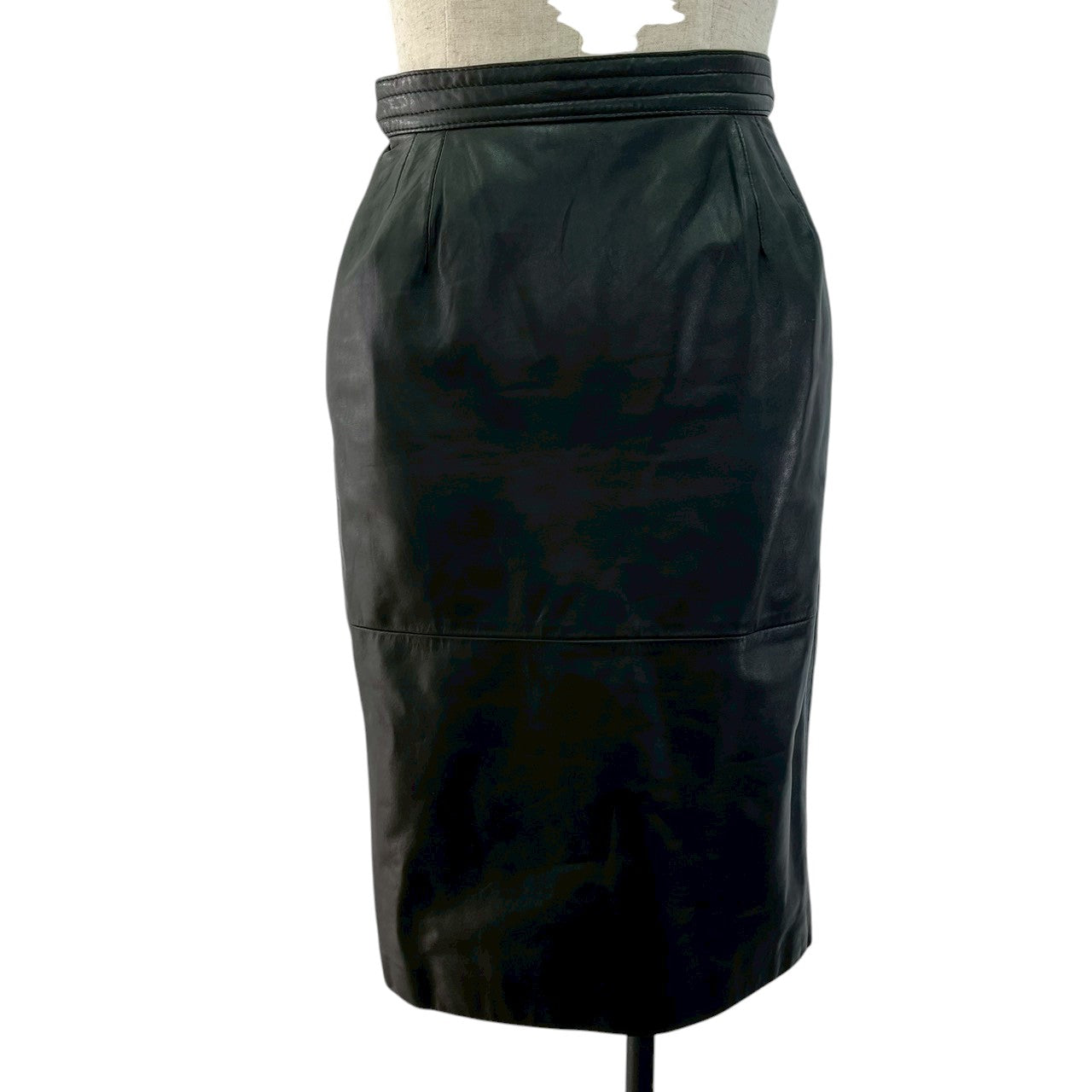 【RC2601-105】valentino garavaniPelle ブラウン　革　ブラック　40