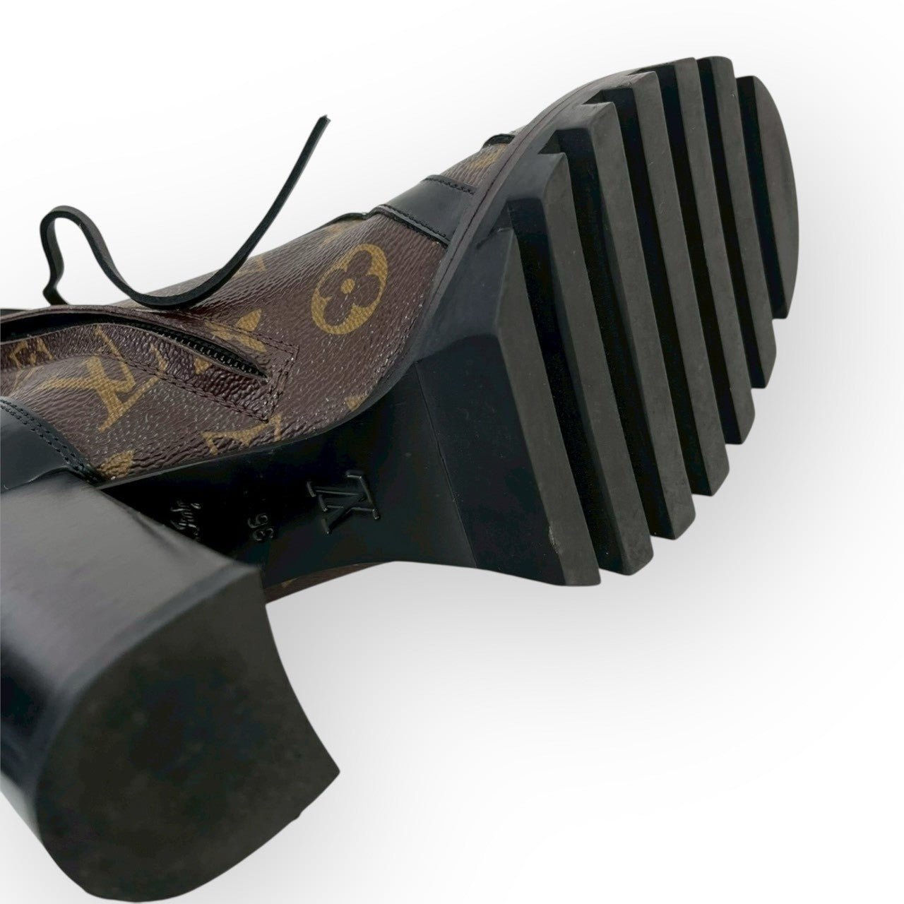 【RC2601-218】LOUIS VUITTON ブーツ 36 箱付き