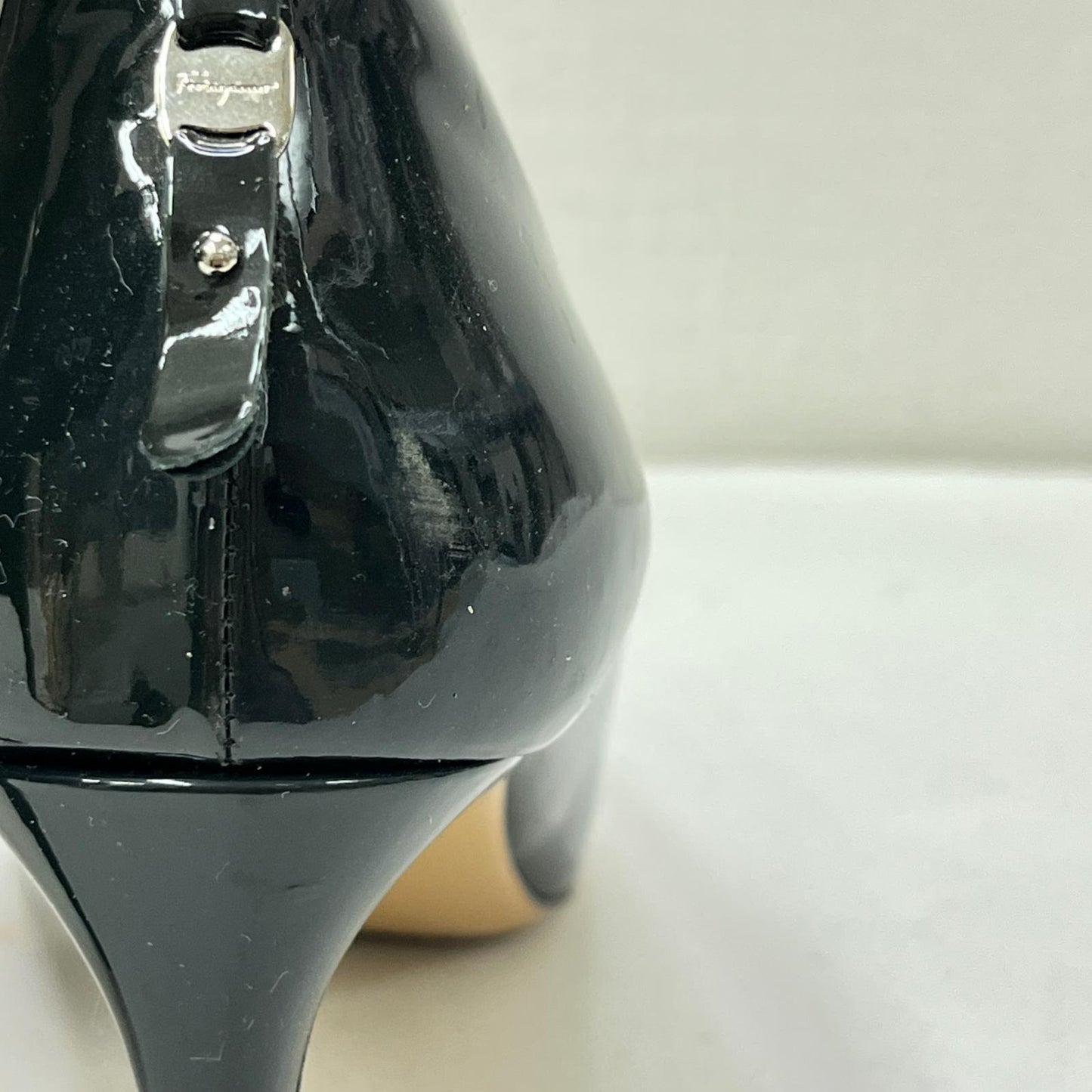 Salvatore Ferragamo(サルヴァトーレフェラガモ) パンプス