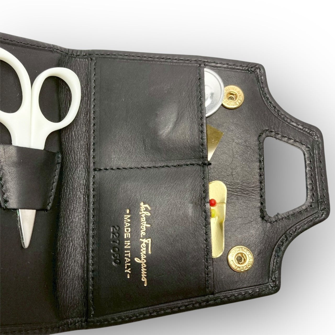 １FERRAGAMO フェラガモ バッグ型 ソーイングセット ブラック 箱付き