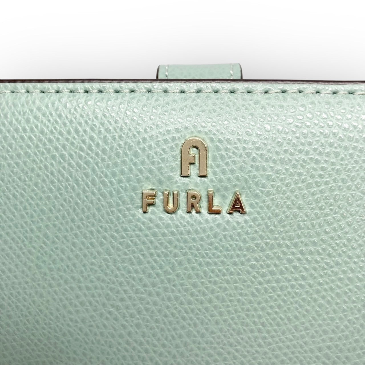 ７ FURLA フルラ 二つ折り財布 箱/保存袋付き
