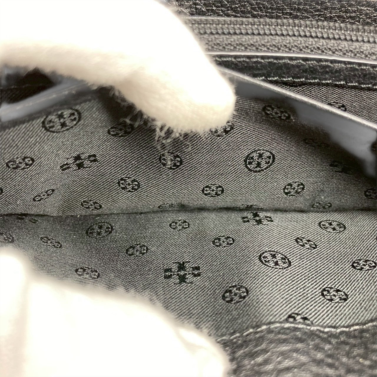 ３４ TORY BURCH トリーバーチ 長財布 ラウンドファスナー ブラック