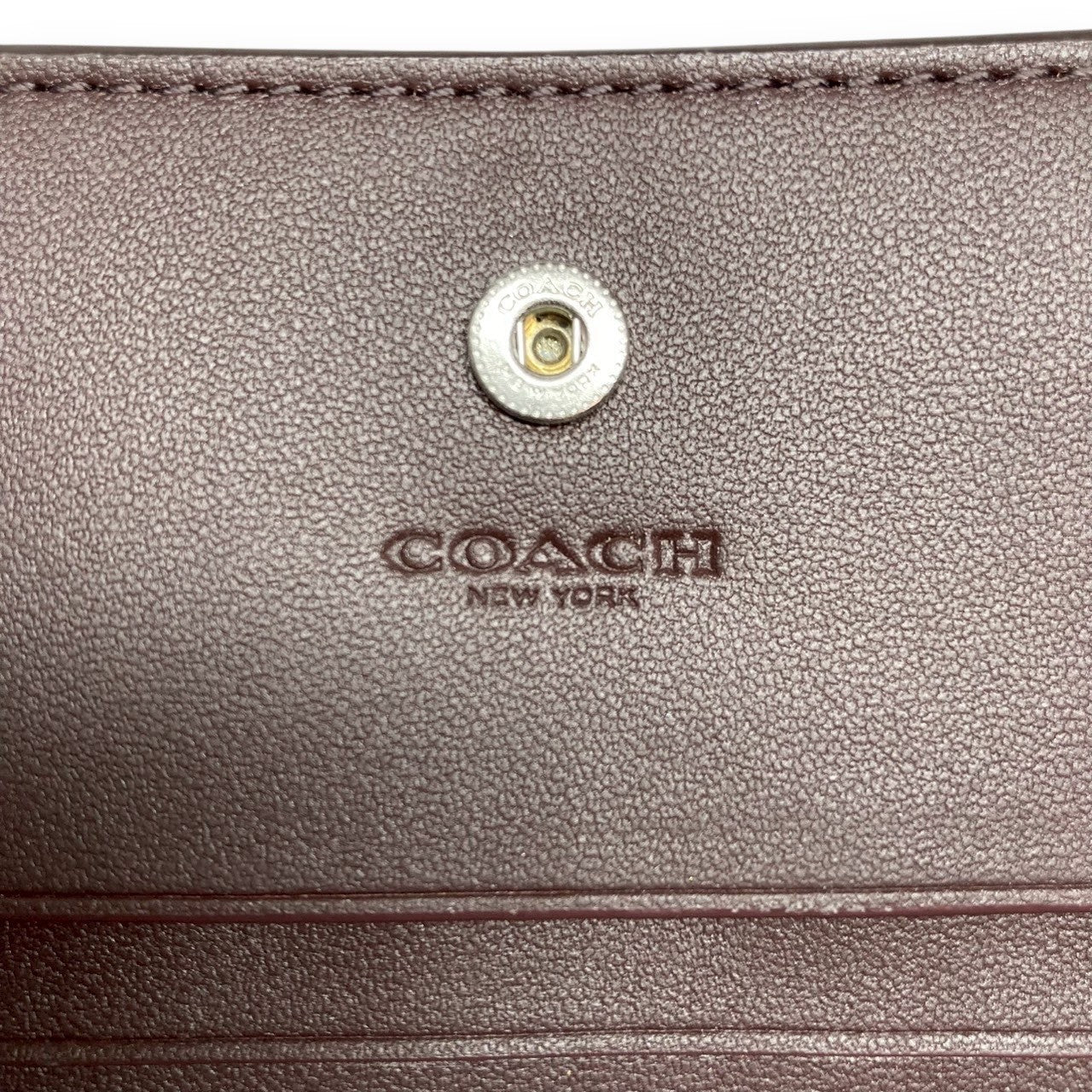 ３７ COACH コーチ 二つ折り財布