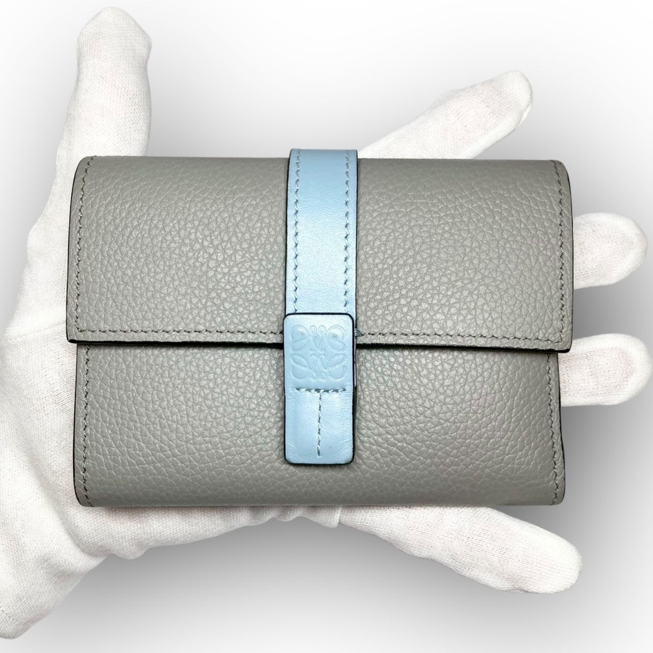 ４２ LOEWE ロエベ 三つ折り財布 レザー グレー
