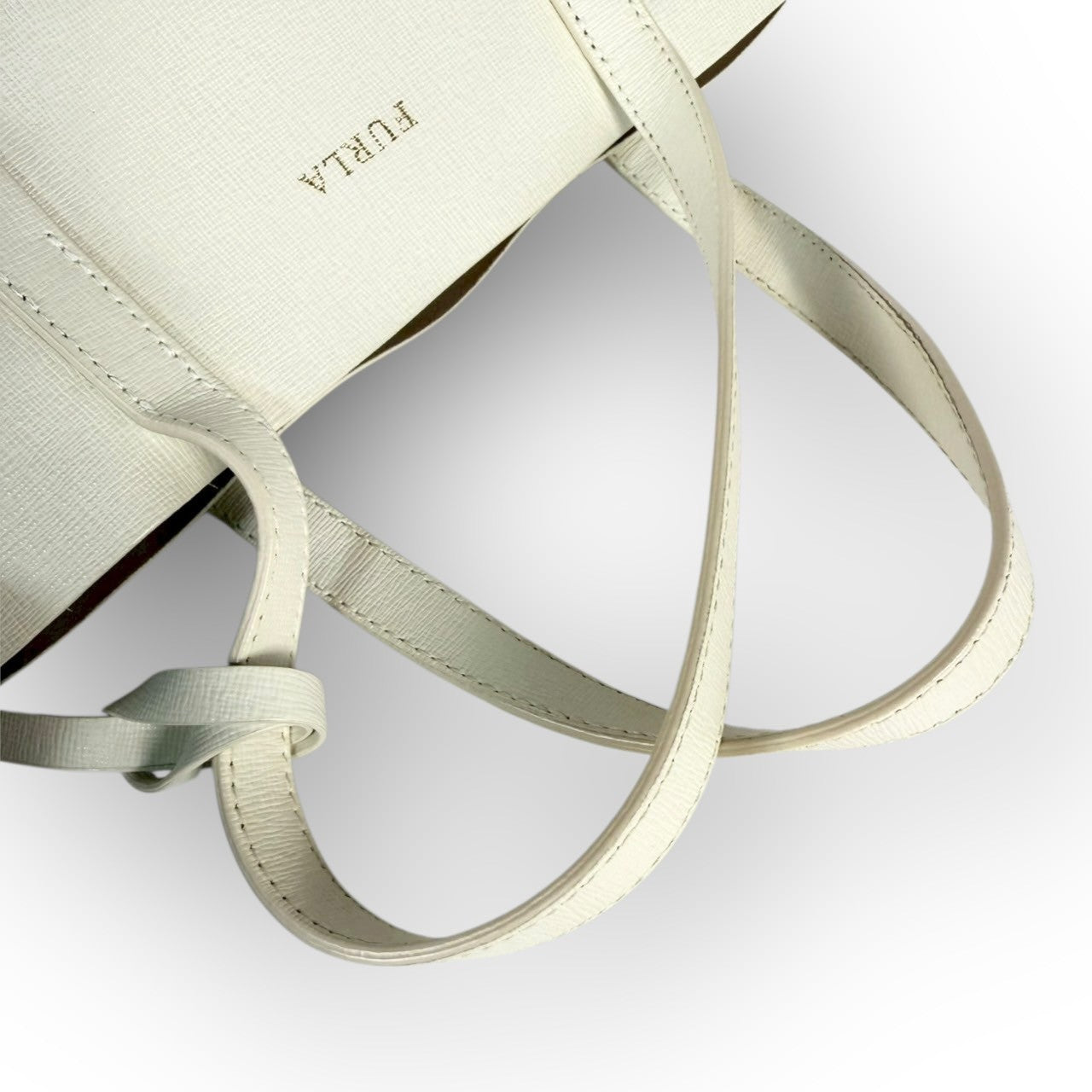 ６０ FURLA フルラ ハンドバッグ ホワイト 保存袋付き