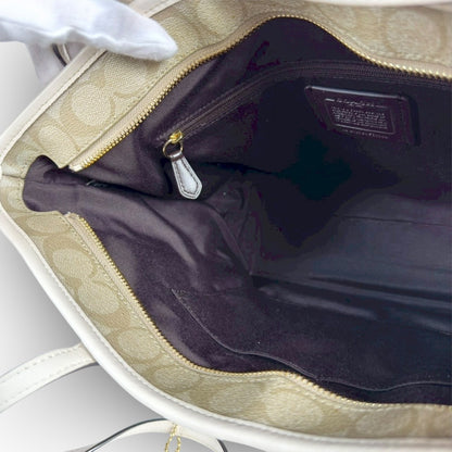 ６５ COACH コーチ トートバッグ シグネチャー ベージュ×ホワイト