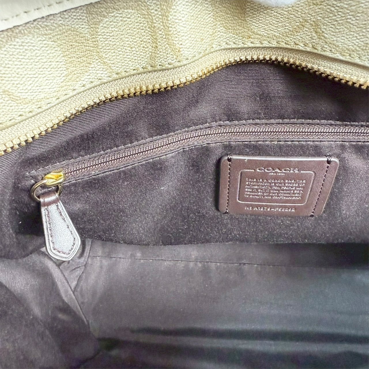 ６５ COACH コーチ トートバッグ シグネチャー ベージュ×ホワイト