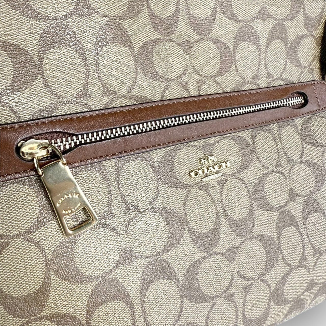 ７６ COACH コーチ トートバッグ シグネチャー ブラウン J17777 F58286