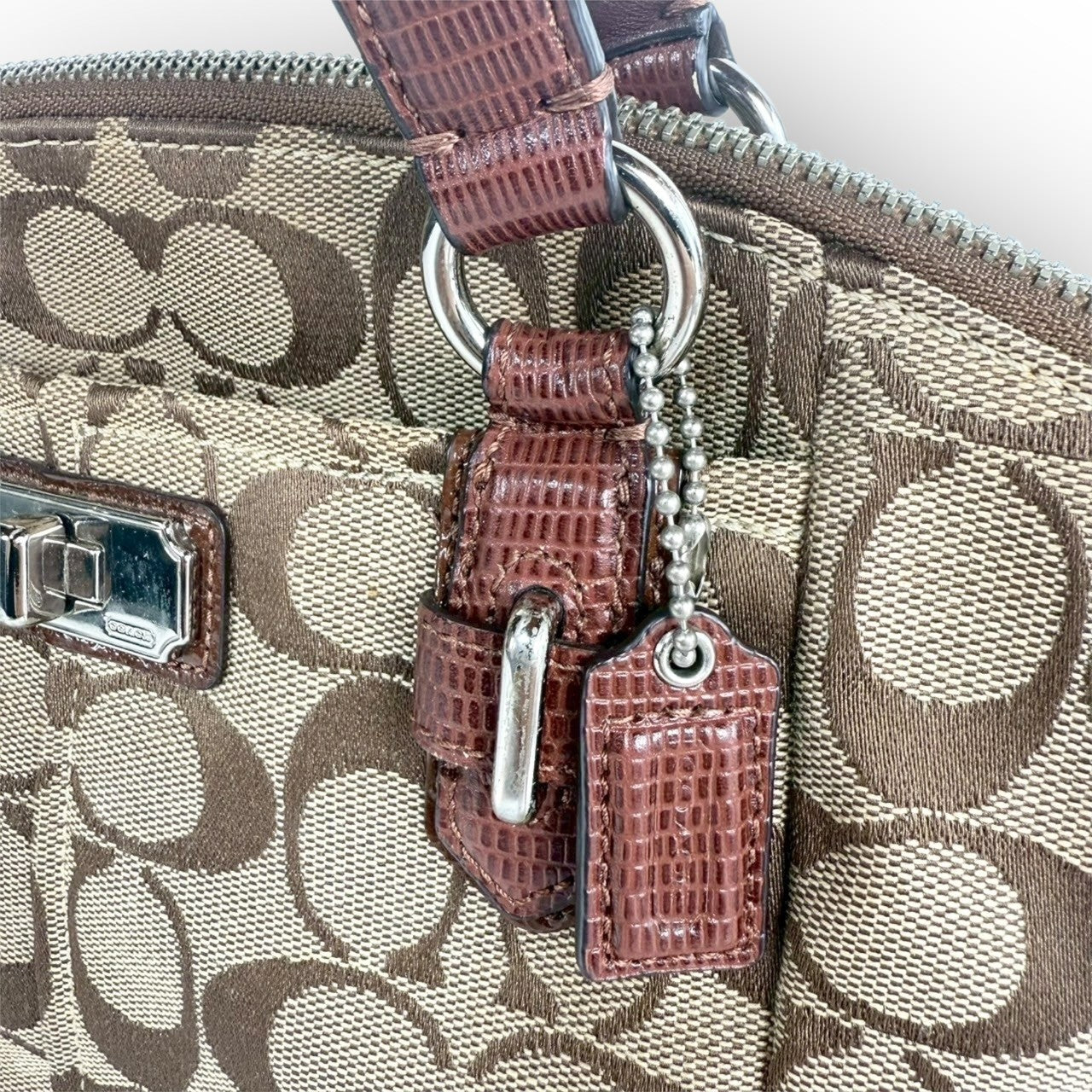 ８１ COACH コーチ ハンドバッグ ミニバッグ シグネチャー ブラウン