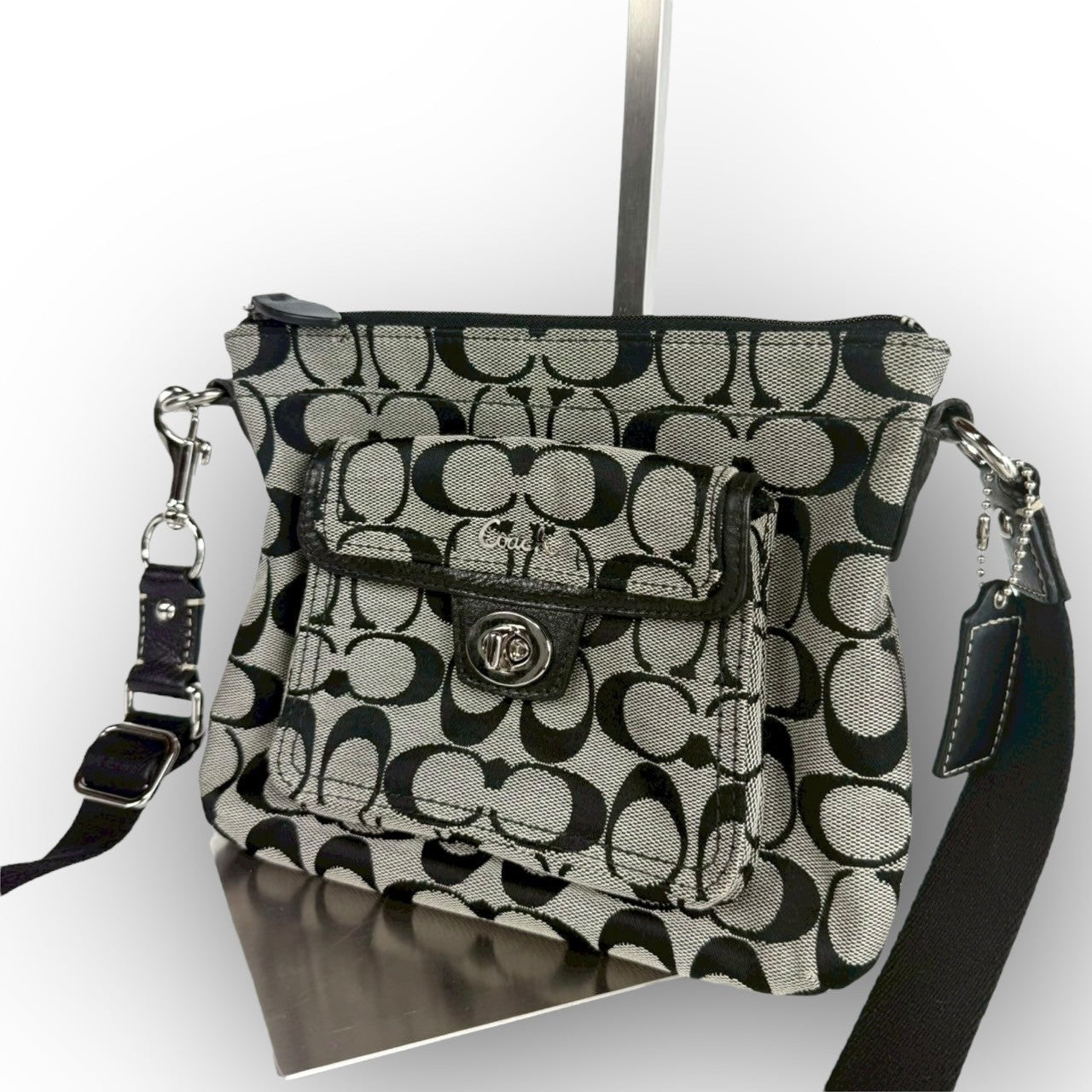 ８７ COACH コーチ ショルダーバッグ シグネチャー ブラック×グレー ミニバッグ