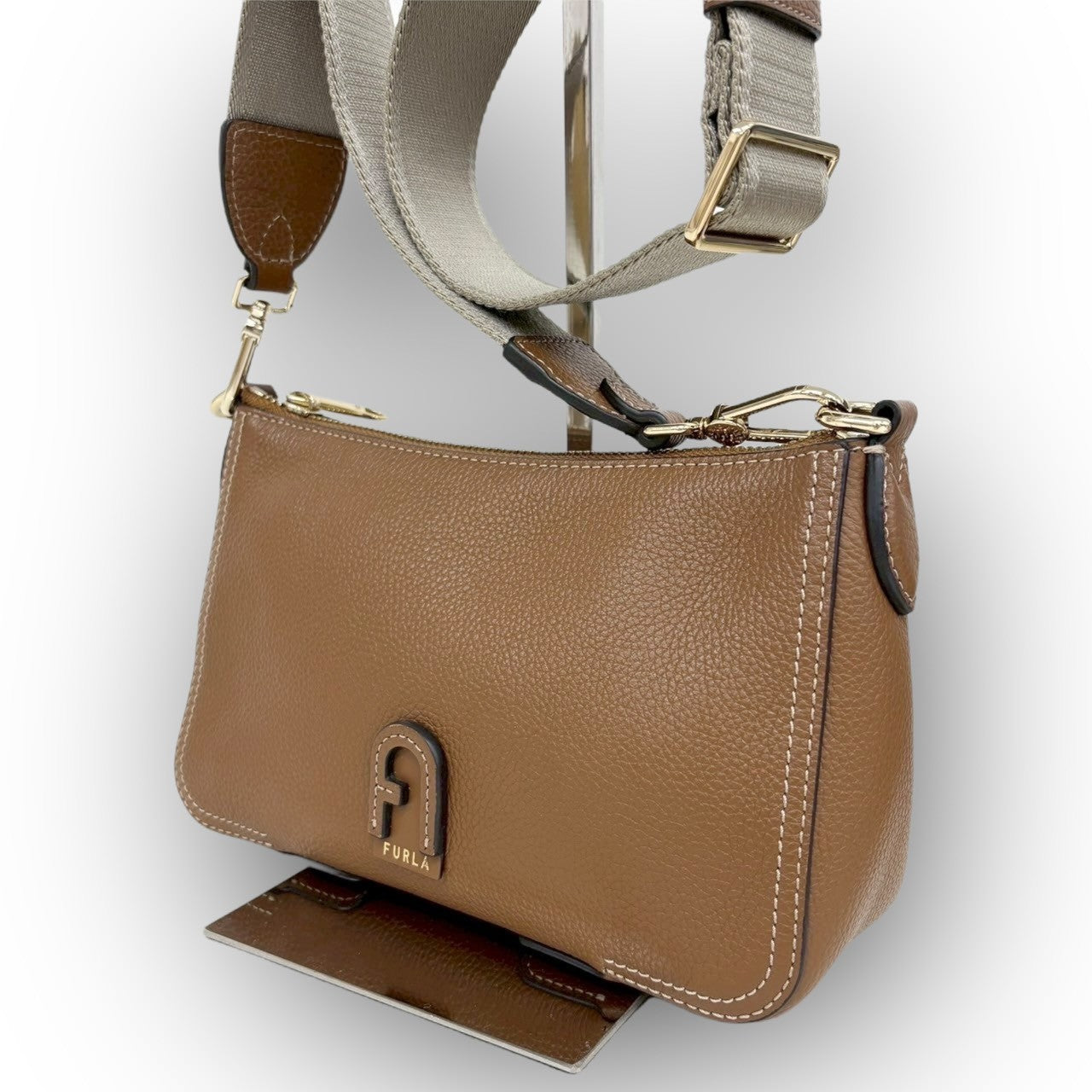 １０５ FURLA フルラ  アテナ 近年モデル ミニ ショルダーバッグ  キャメル