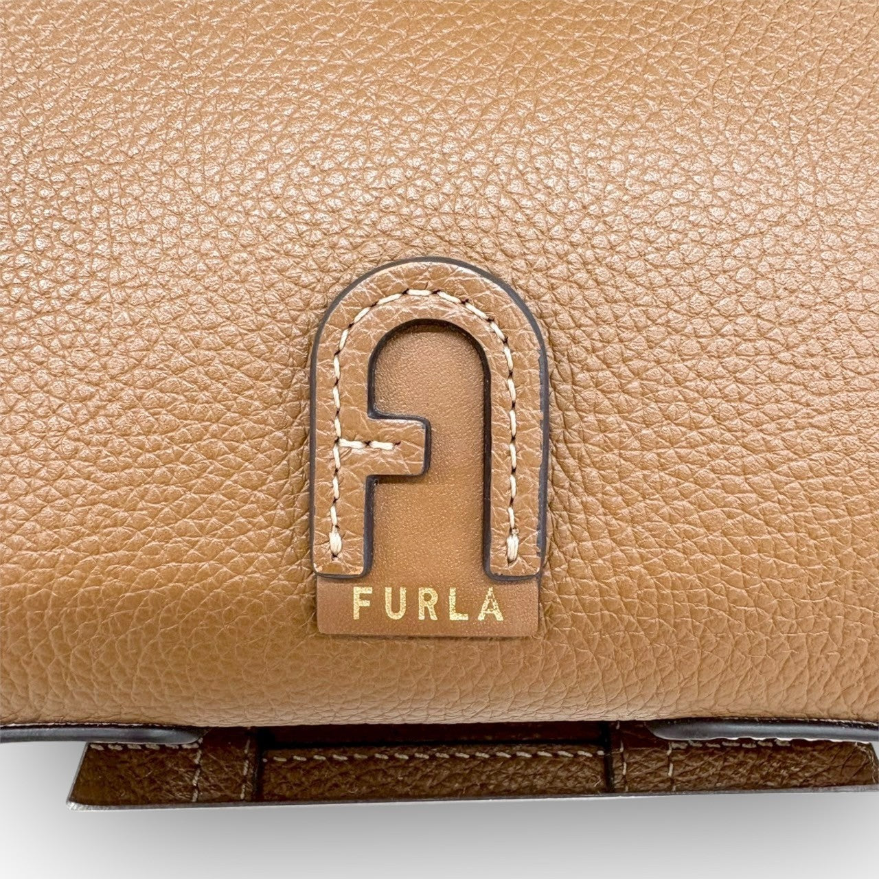 １０５ FURLA フルラ  アテナ 近年モデル ミニ ショルダーバッグ  キャメル
