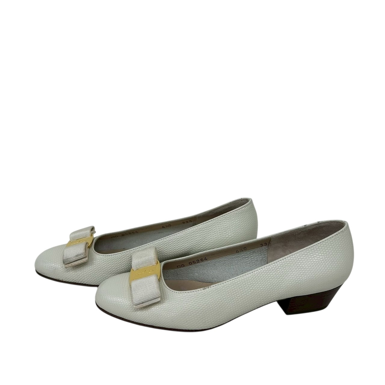 【RC2511-86】SalvatoreFerragamo パンプス 　ホワイト　4 1/2