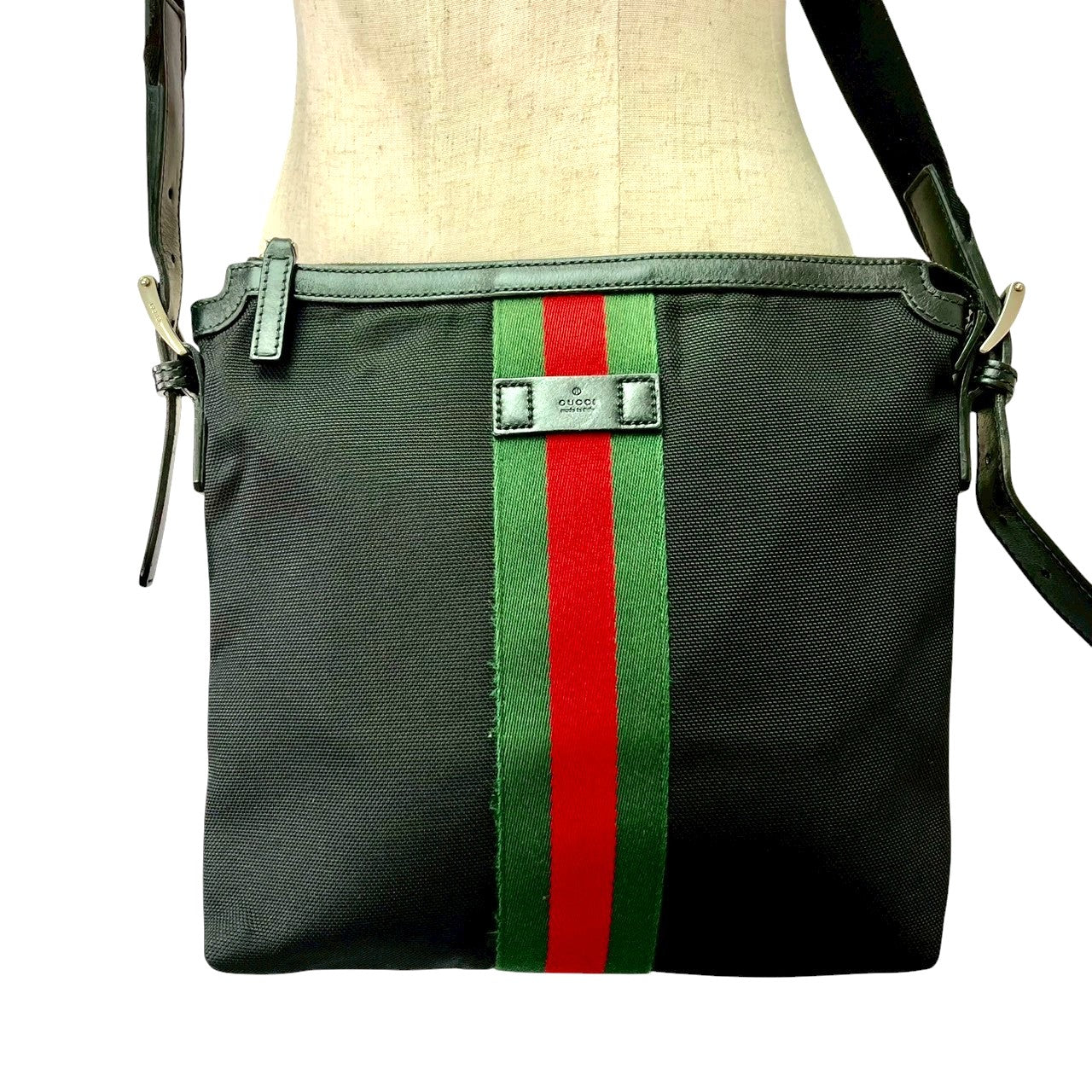 RC2601-701 GUCCI シェリーライン ショルダーバッグ ブラック